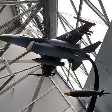 Model samolot wielozadaniowego F-16, skala 1:30